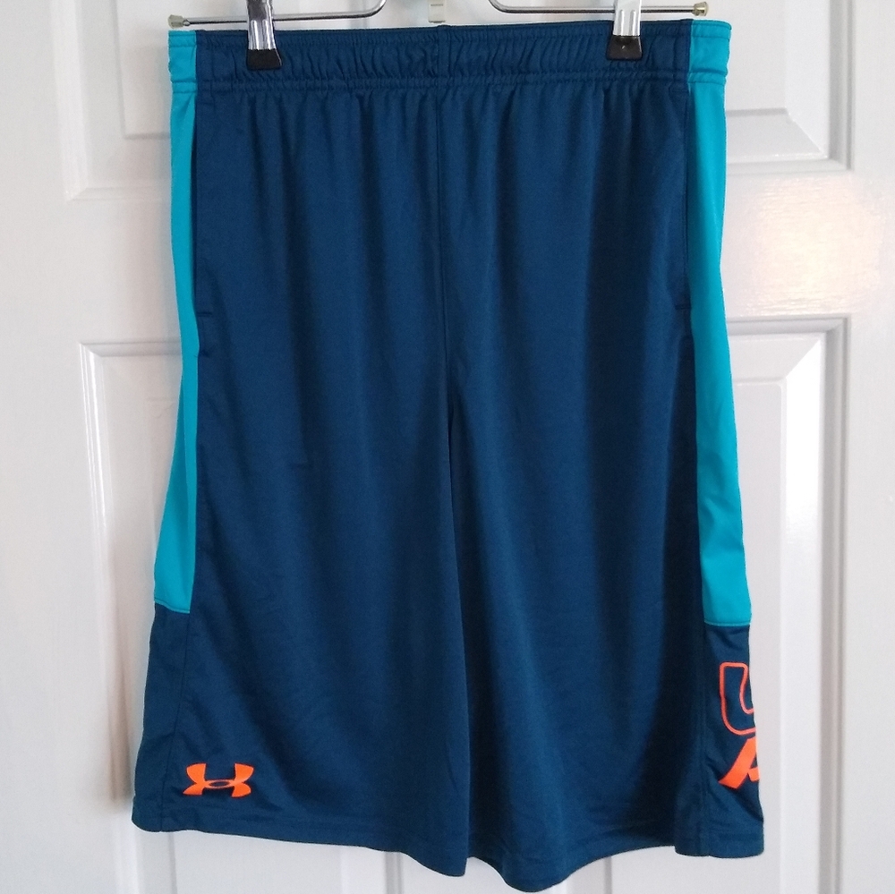 Boys Under Armour shorts, sz XL